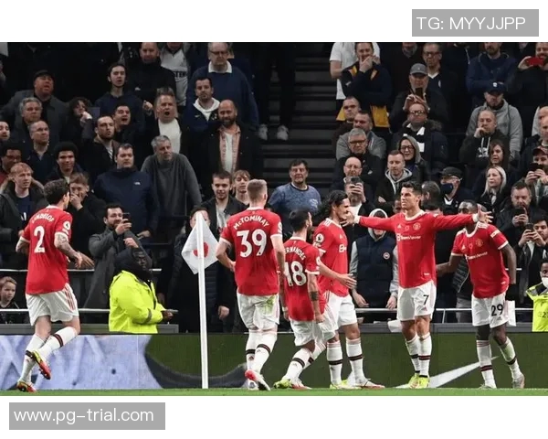 热刺逆转那不勒斯精彩对决帽子戏法引爆全场激情瞬间回顾