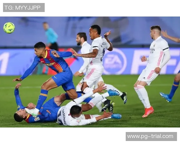 国王杯波尔图与多特蒙德战平乌龙球引发争议判罚全场沸腾