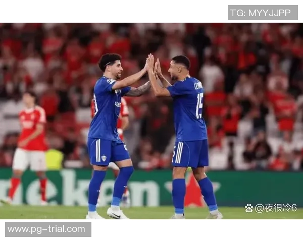 欧冠经典对决AC米兰逆袭国米上演惊天大逆转全场沸腾 欧冠经典对决AC米兰逆袭国米上演惊天大逆转全场沸腾