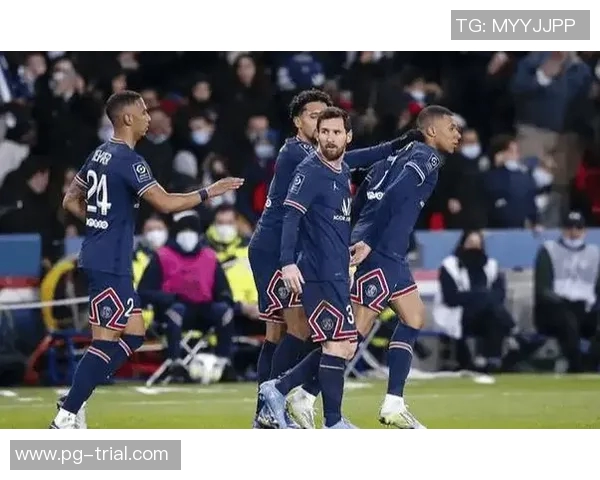 英超激战：尤文图斯大胜巴黎圣日耳曼红牌事件引发全场热议