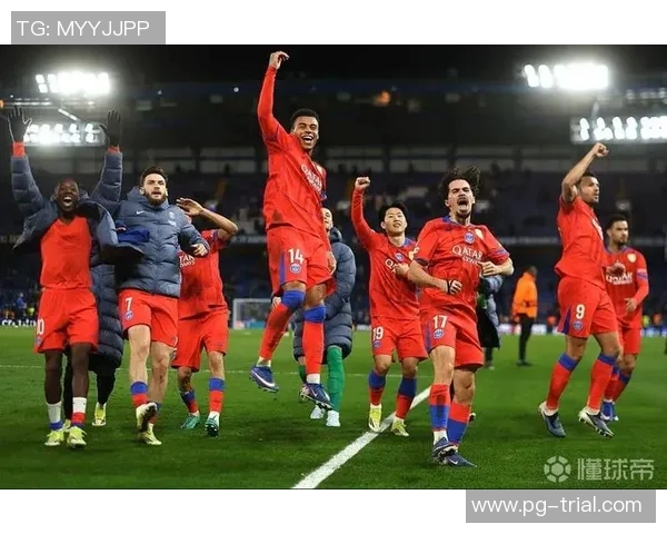 友谊赛精彩对决那不勒斯与巴黎圣日耳曼战成平局乌龙球成焦点